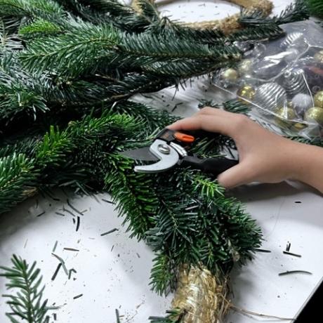 Adventskranzbasteln der Ministranten