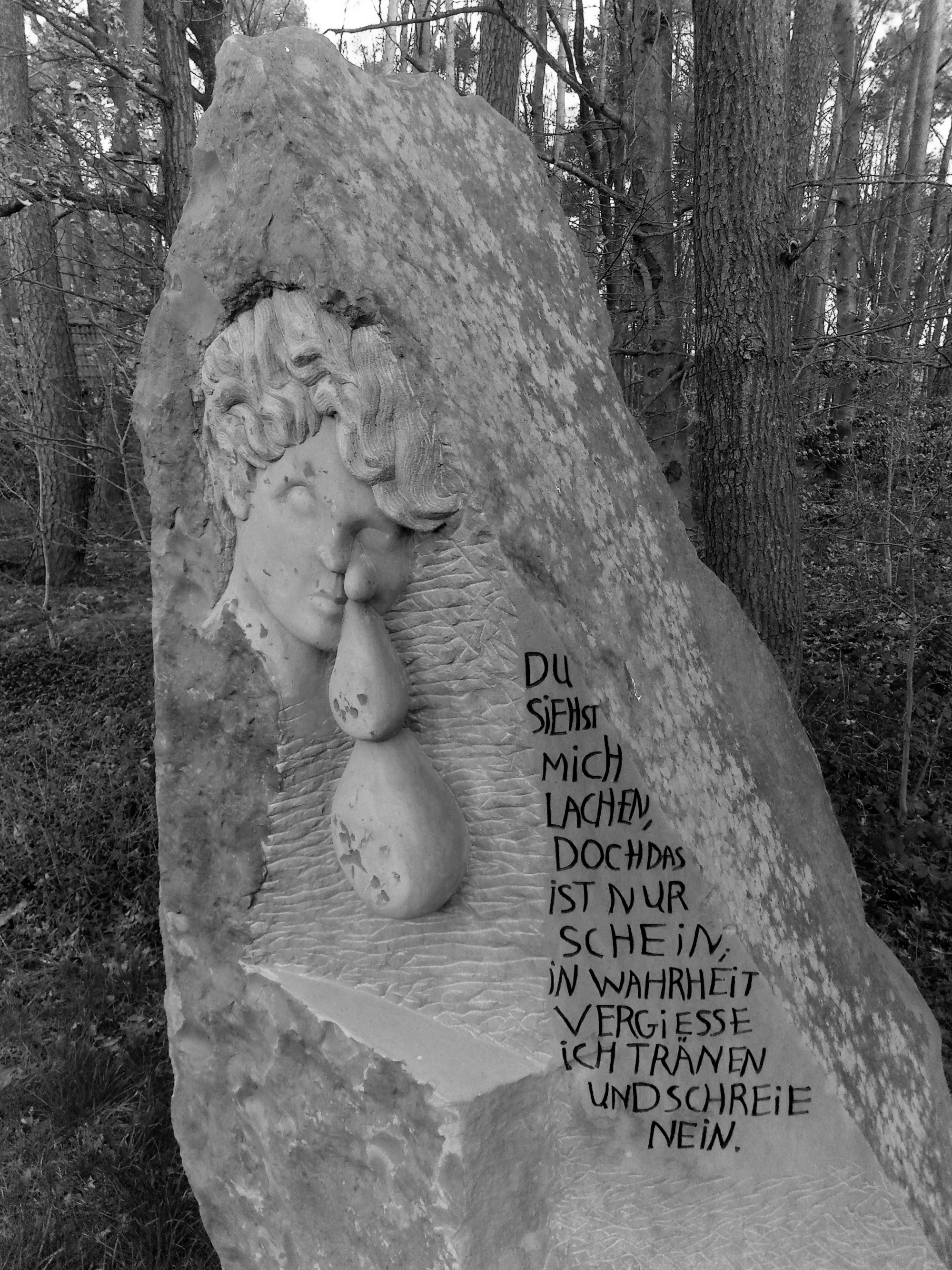 Gedenkstein für Opfer sexuellen Missbrauchs