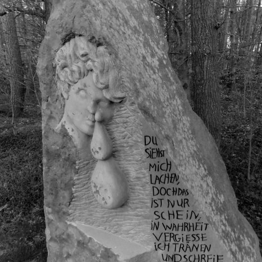 Gedenkstein für Opfer sexuellen Missbrauchs