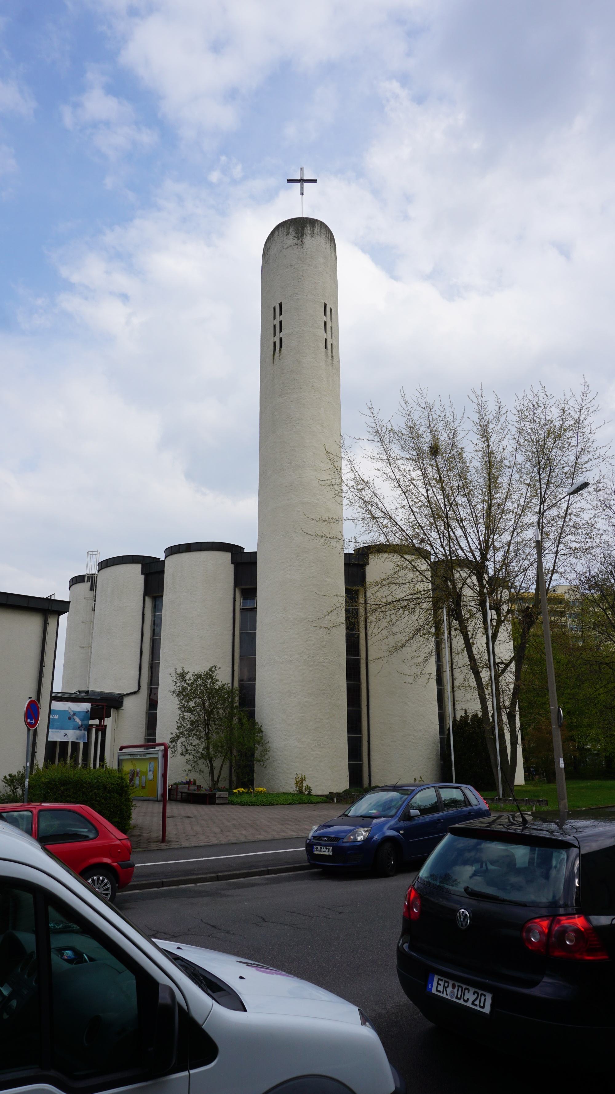 Heilig Kreuz, Bruck, Langfeldstr. 36, Seelsorgebereich Erlangen 2024
