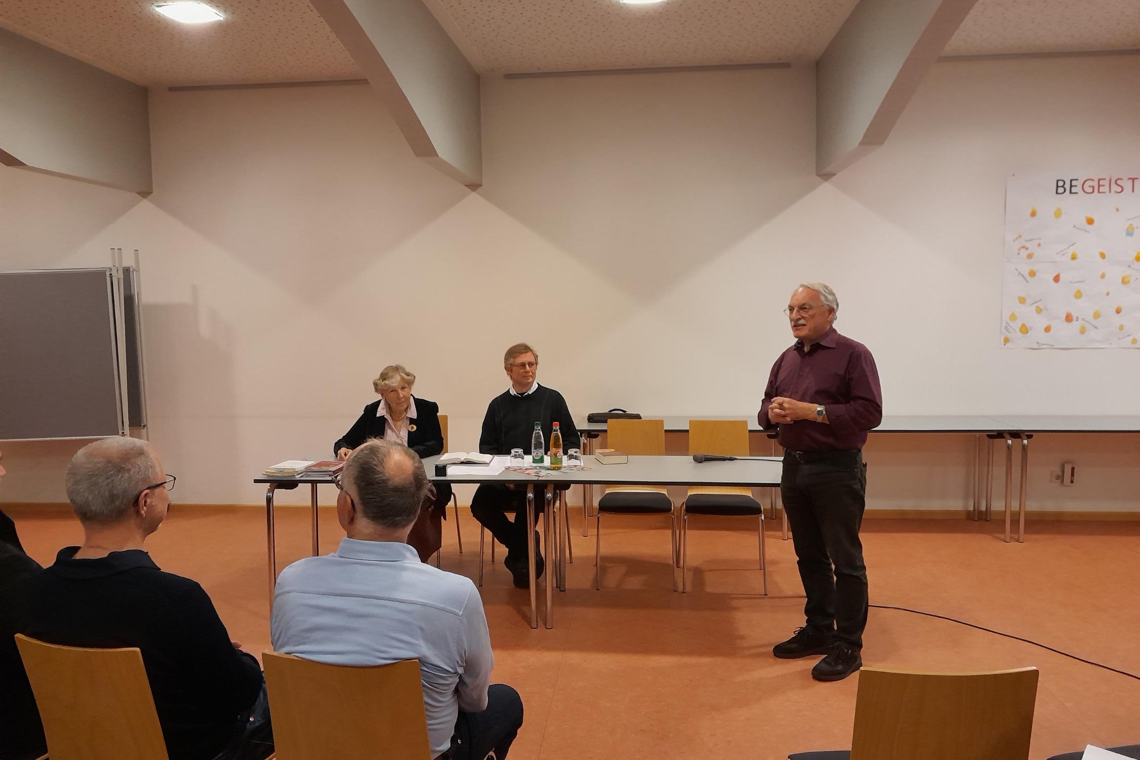 Gottvater und seine Töchter - Podiumsdiskussion