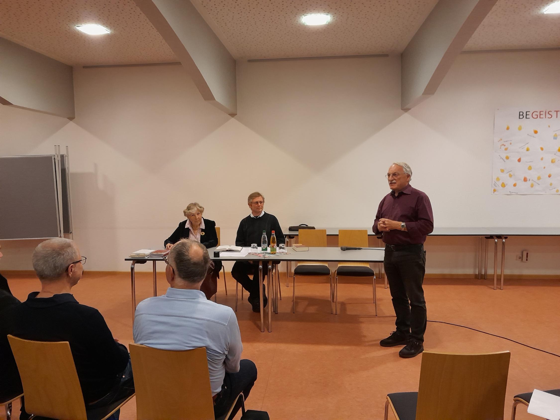 Gottvater und seine Töchter - Podiumsdiskussion
