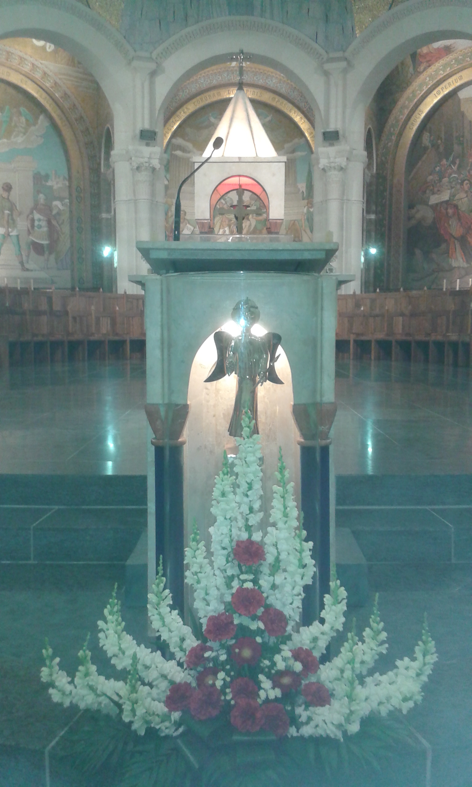 Rosenkranzbasilika in Lourdes