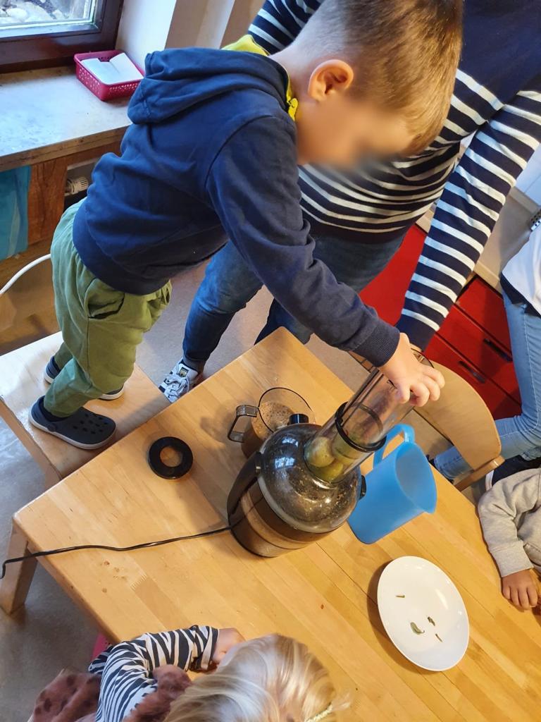 Wir beschäftigen uns mit dem Thema Apfel