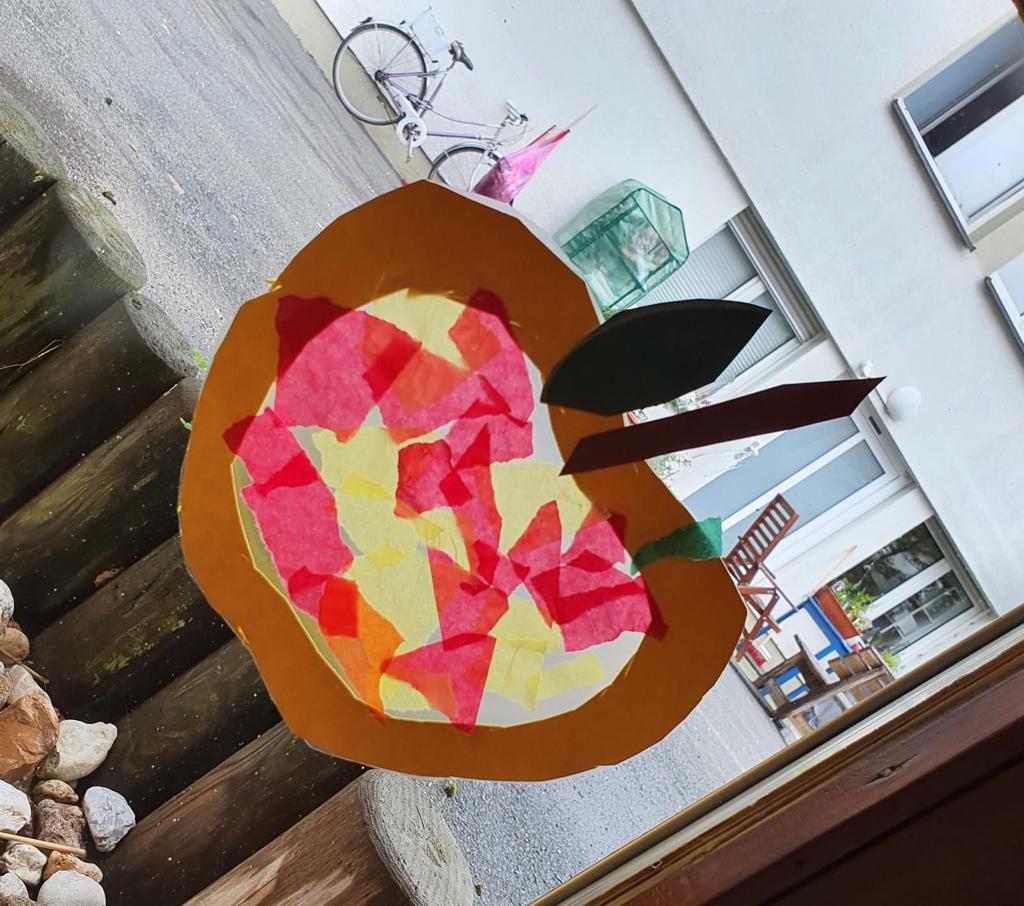 Wir beschäftigen uns mit dem Thema Apfel